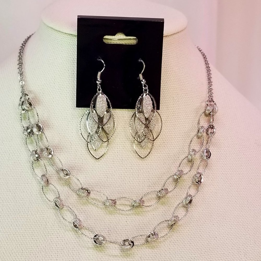 Fashion Costume Jewelry Set 2 Piece Silver Tone Brushed Leaf Design